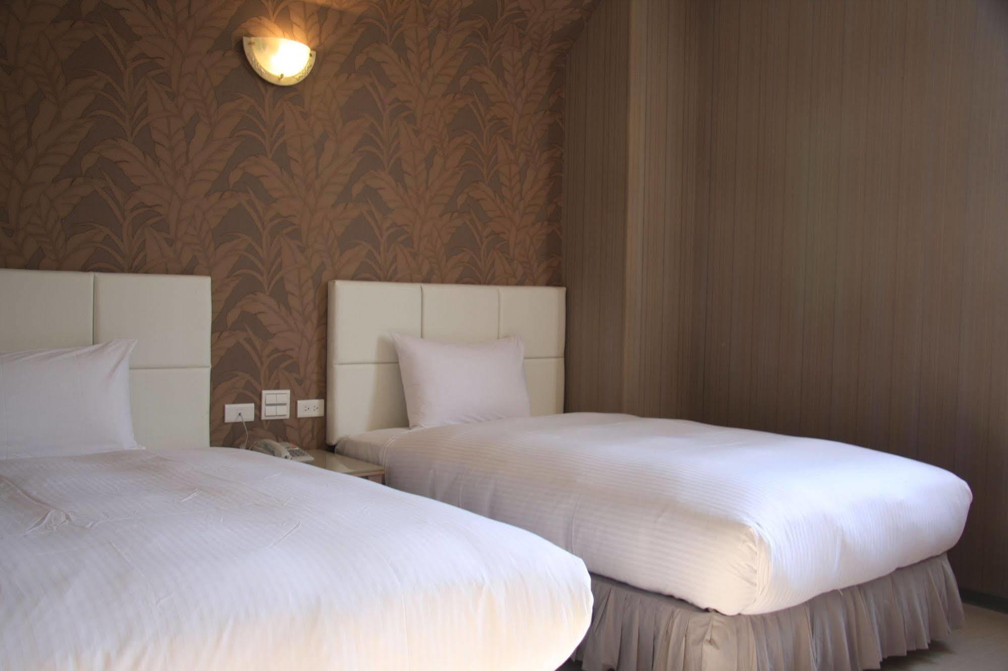 Just Enjoy Business Hotel Tainan Dış mekan fotoğraf