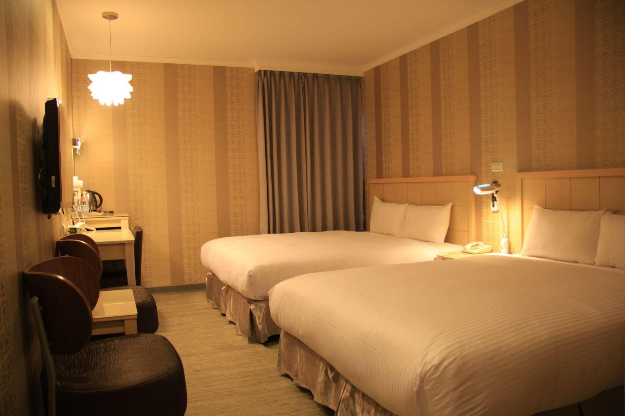 Just Enjoy Business Hotel Tainan Dış mekan fotoğraf