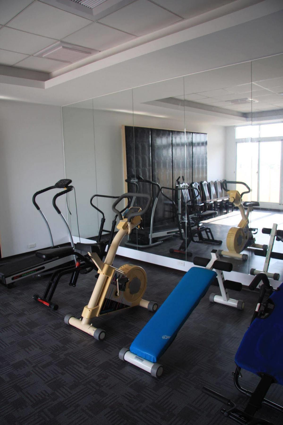 Just Enjoy Business Hotel Tainan Dış mekan fotoğraf